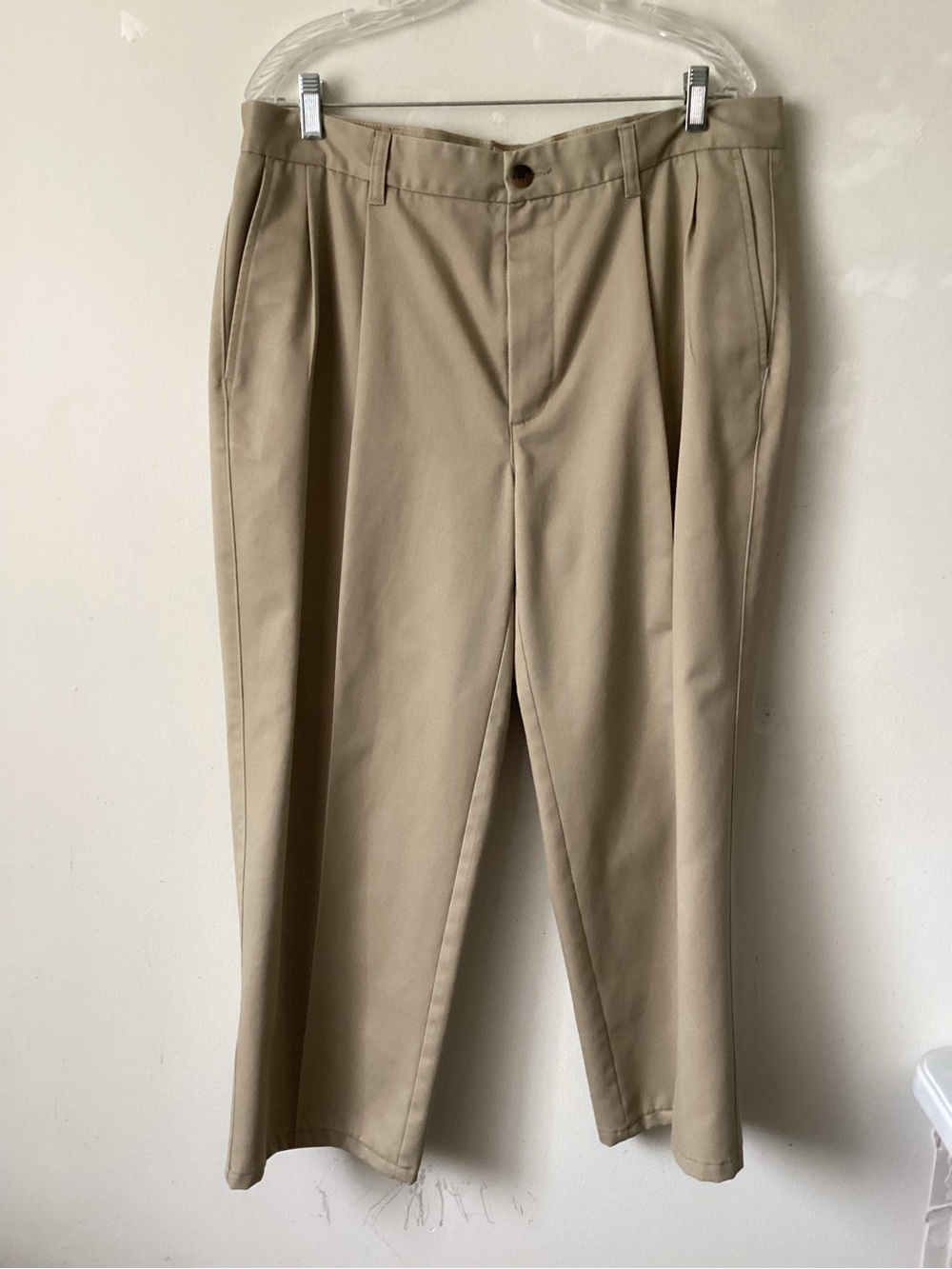 StJohns Bay Men's Classic Pleated Chino khaki Pants